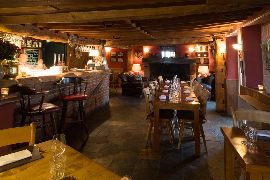 The Mole And Chicken Hotel Long Crendon Exterior photo